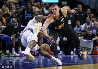 萨主场亮相 萨主场亮相