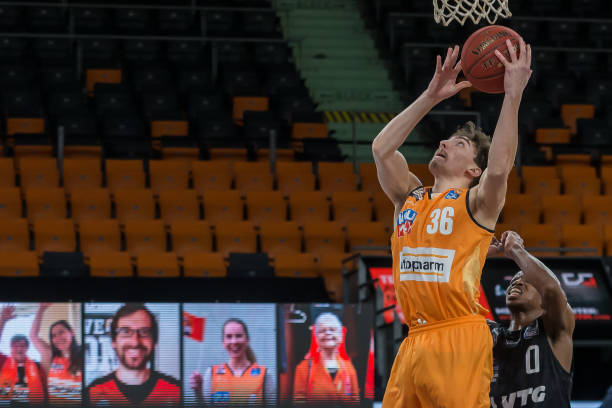 其中一个亮 其中一个亮